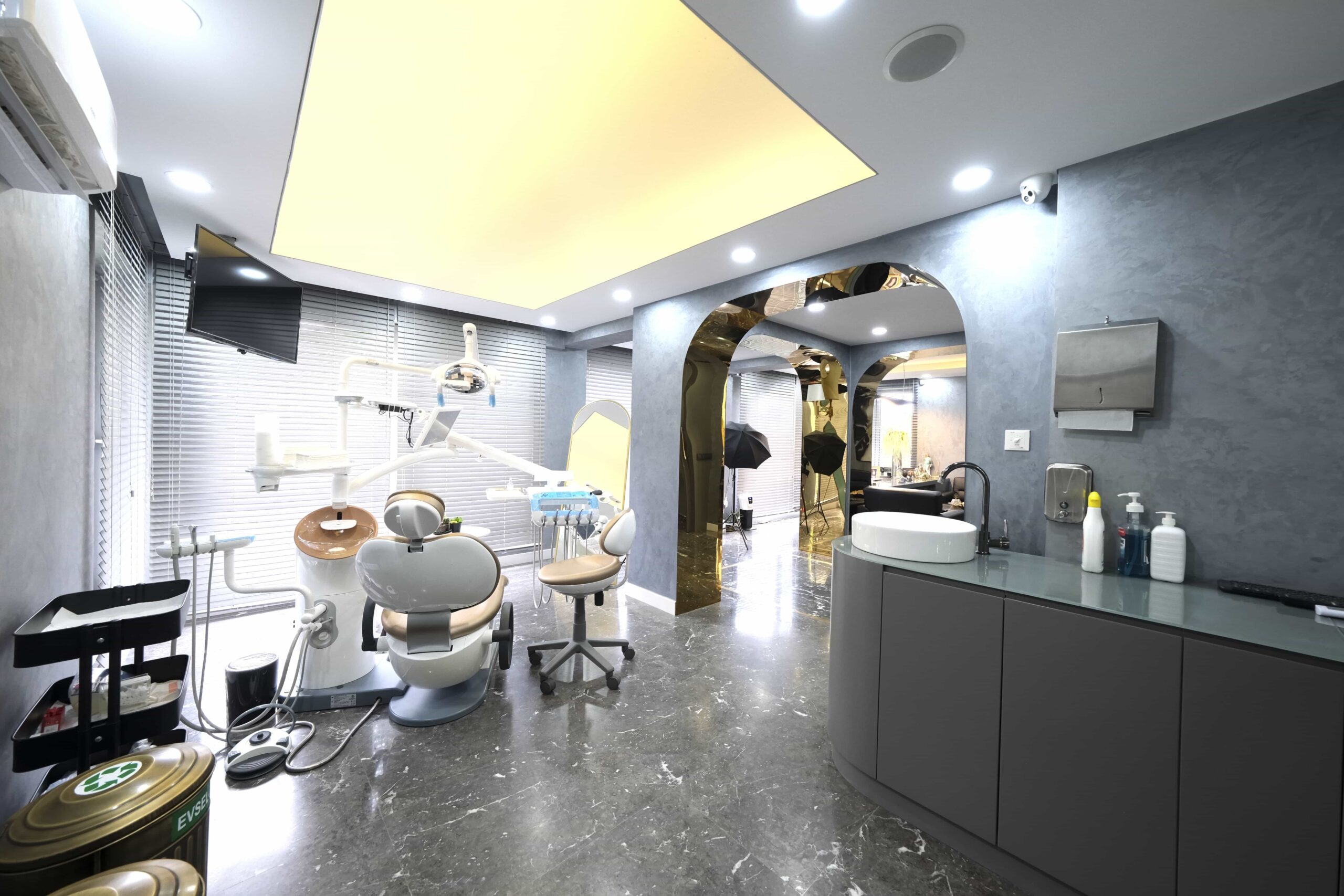 dsf5747-min-min-scaled